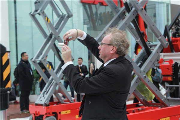 SANY présente 45 machines de pointe à Bauma China 2016