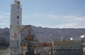 شاحنة مضخة الخرسانة شاركت في مشروع بناء مبنى البرلمان الوطني اليمن