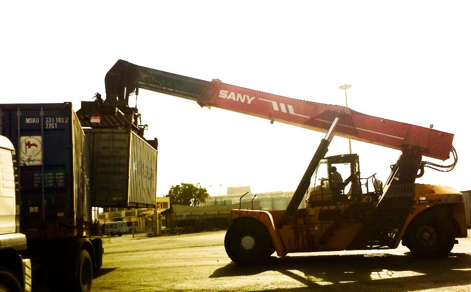 Les reach stackers de SANY au Port-Soudan