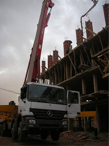 شاحنة مضخة الخرسانة شاركت المشروعات البناء في المغرب.jpg